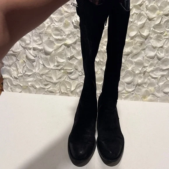 Born Black Boots with Zipper - Picture 2 of 4